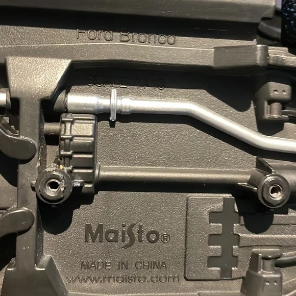 2021 Ford Bronco Badlands 1:18 scale die cast model Special Edition by Maisto - Picture 5 of 5